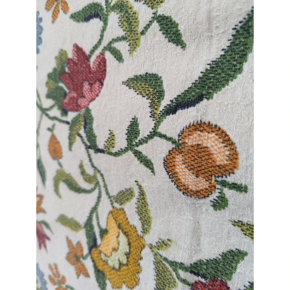 Gorgeous Stitched‎ Embroidered Floral Tablecloth Vintage 44x95